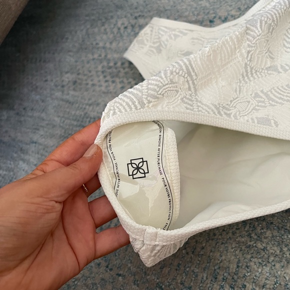 NWT Devon Windsor Julian one piece - Picture 5 of 6